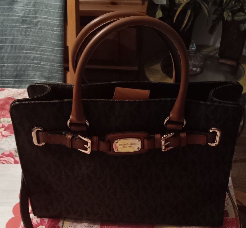 MICHAEL KORS BAG WITH PAPER WORK