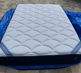 DreamCloud Premier Hybrid – Full Size Mattress – $320