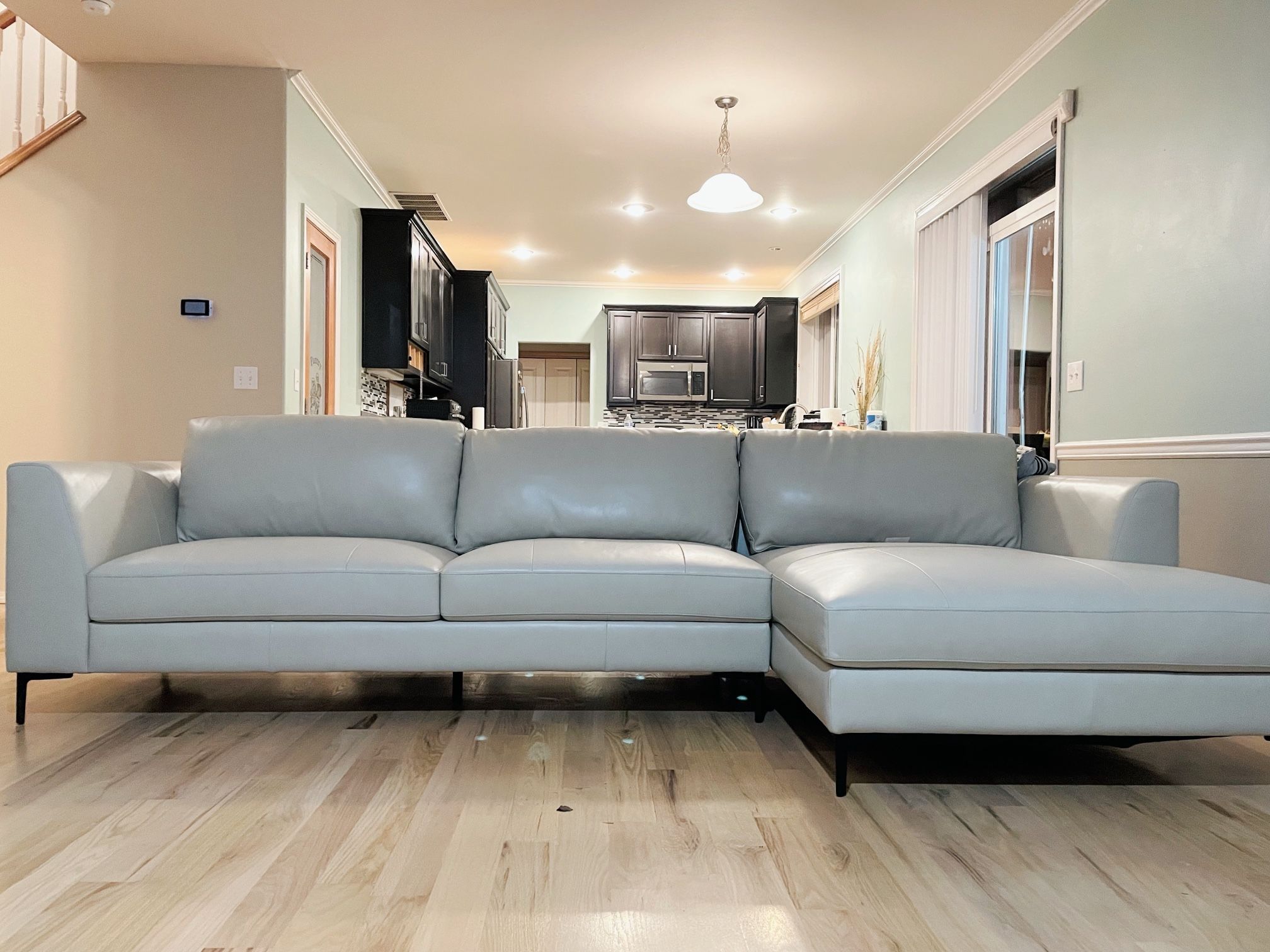 New Thomasville 100% Leather Odette 2-piece Sectional Couch Sofa [Costco MSRP: $2,638]