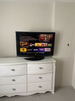 TCL  Roku 50” and 42 “ lg