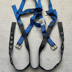 3M “First” safety harness