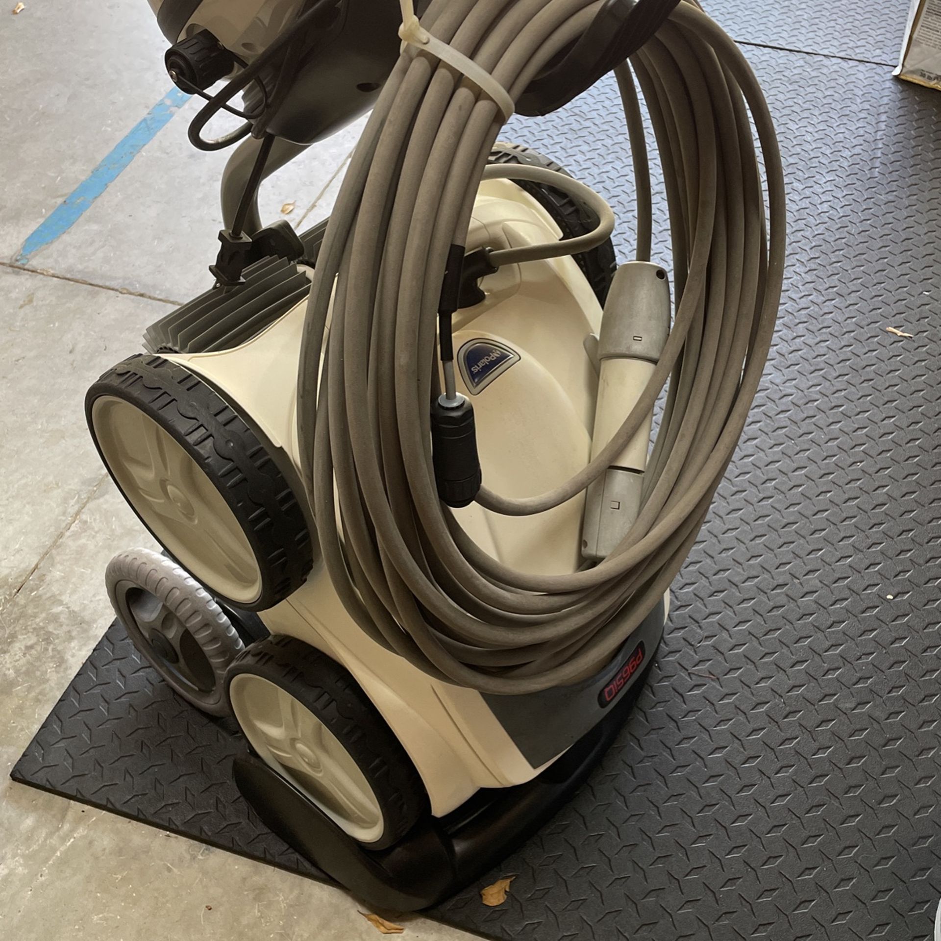 Polaris P965iQ Robotic Pool Cleaner for Sale in Lake Worth, FL OfferUp