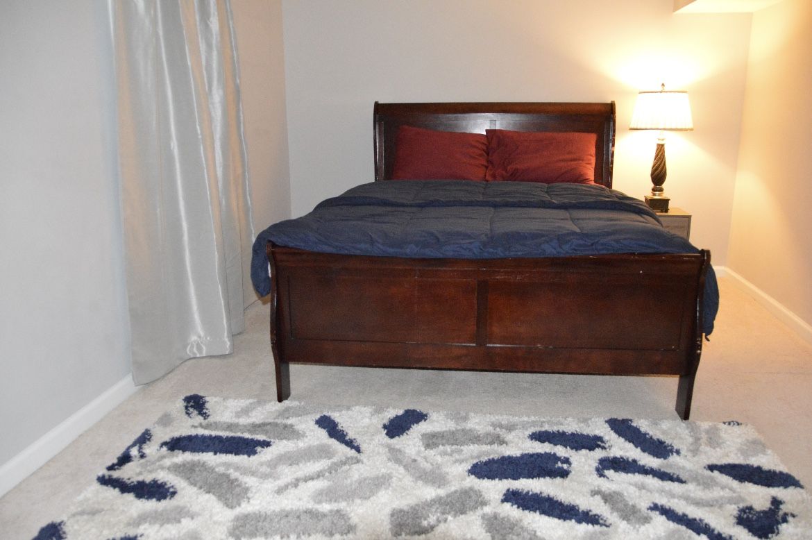 Queen Bed, Mattress & Box Spring