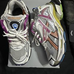 Give Me Best Offer Brand New Never Used BaIenciaga Runners 