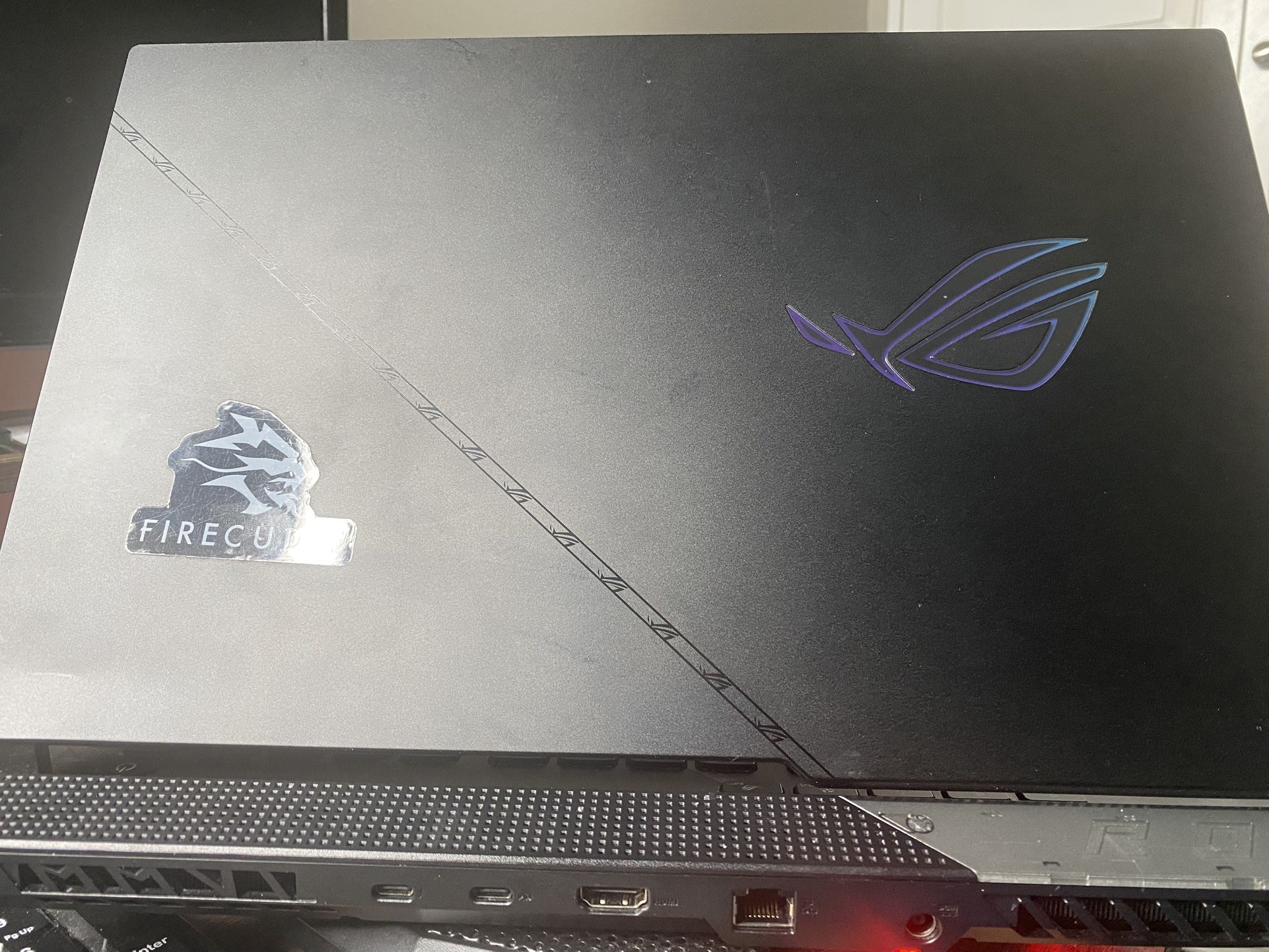 ASUS ROG STRIX SCAR G533zw