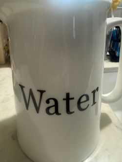Pitcher/ jarra