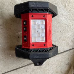 Milwaukee M18 Flood Light
