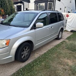 2010 Chrysler Town & Country