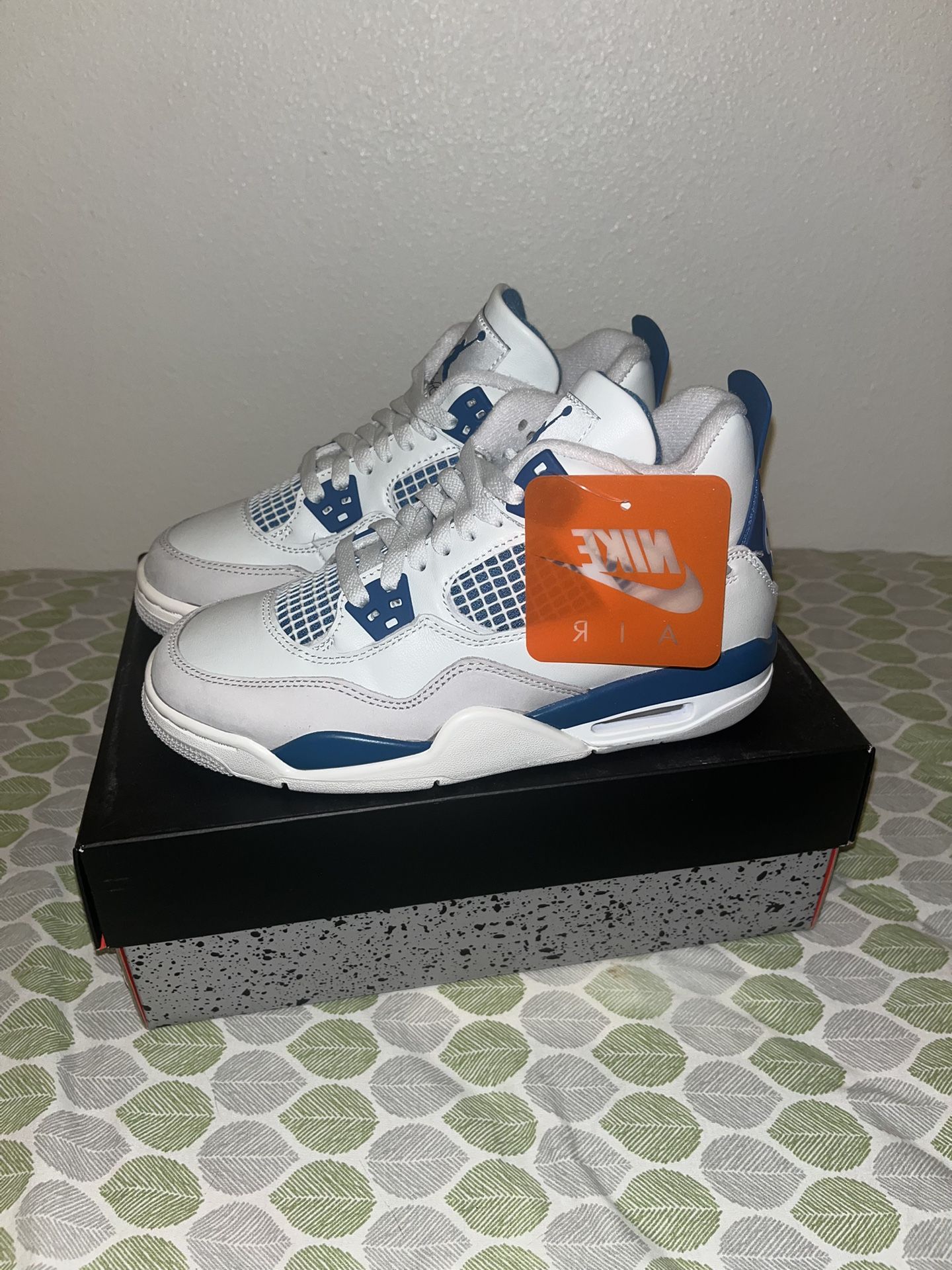 Jordan 4 Retro (Military Blue) 2024