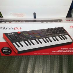 AKAI Professional MPK Mini Plus MIDI Controller/ Music Instrument ( Akai Profesional Controlador de Musica )