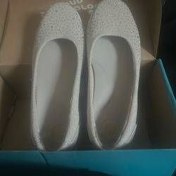 Bzees Golden Bright Beige Size 10