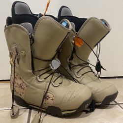 BURTON ‘EMERALD’ Women’s SnowBoarding Boots Size : 9