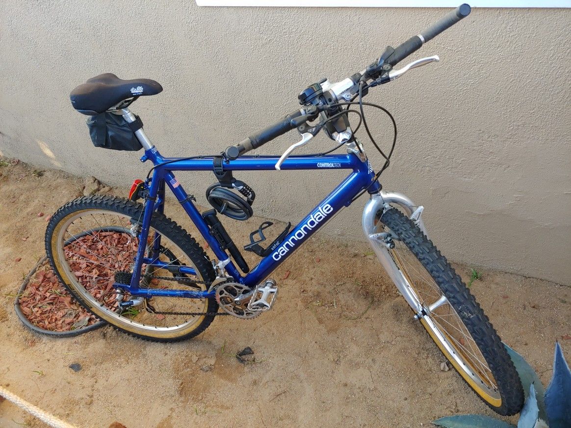 Vintage 1990 22 Inch Cannondale 21 Speed Mountain Bike Aluminum Frame EUC 26 Inch Tires