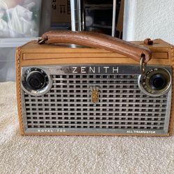 Zenith Royal 700 All Transistor AM Radio