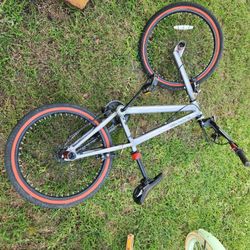 Razor Black Label Bike