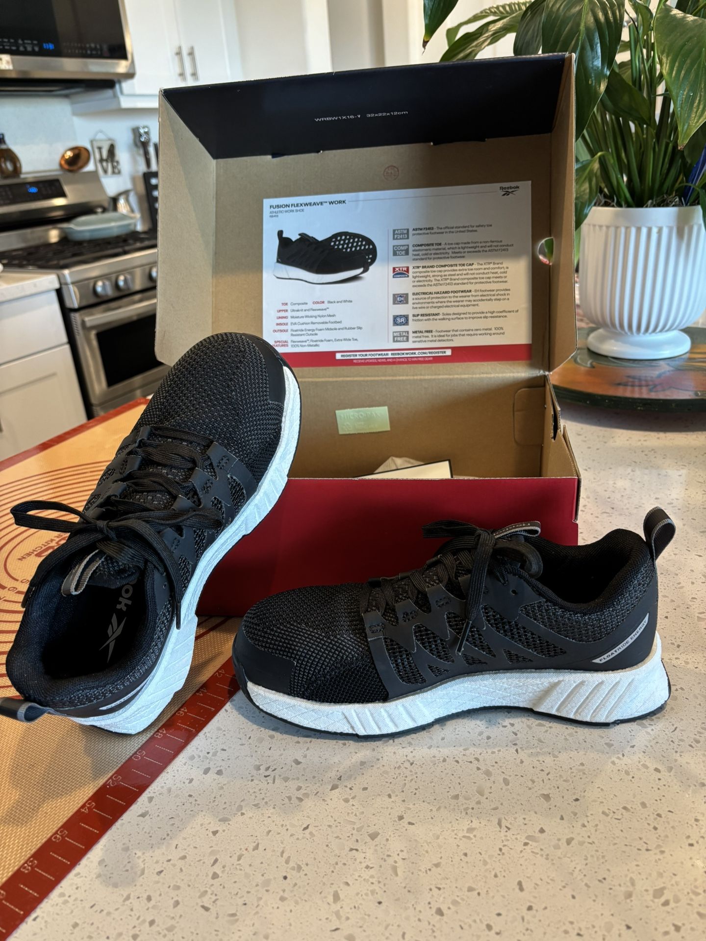 REEBOK (New) Women’s Size 7 Fusion Flexweave Work Composite Toe