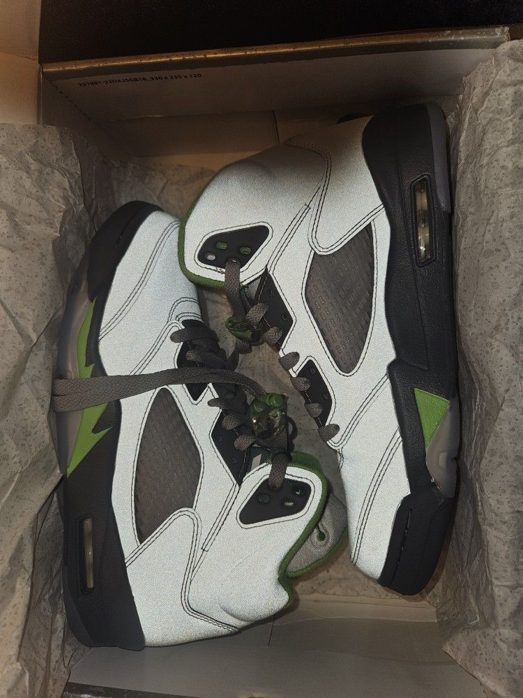 Jordan 5 Green Bean Size 8 Mens