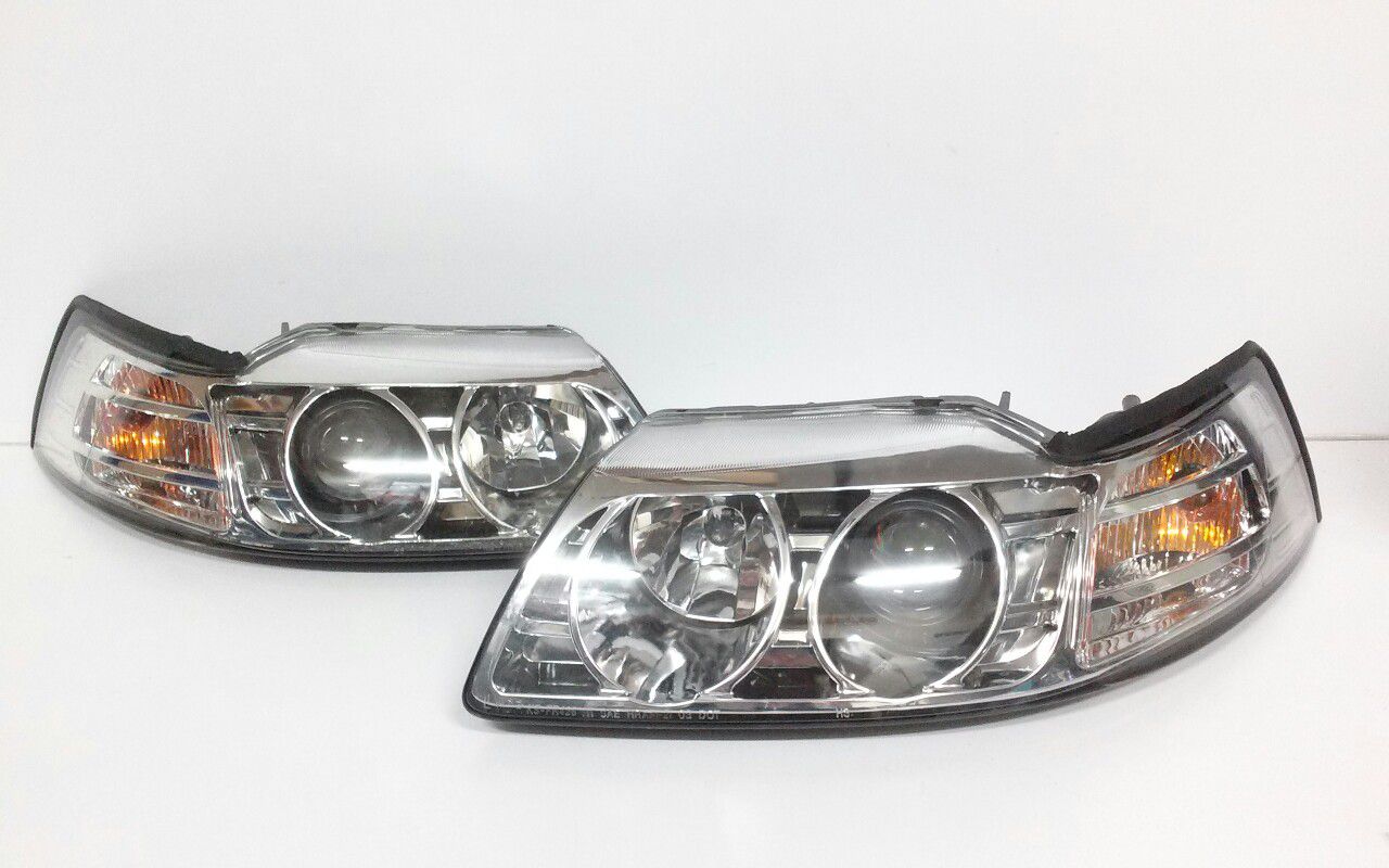 2001-2004 Ford Mustang Left and Right Headlights lamps Set
