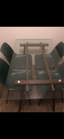 Glass dining room table w/Chairs