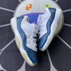 Jordan 11 Low Snake Navy 
