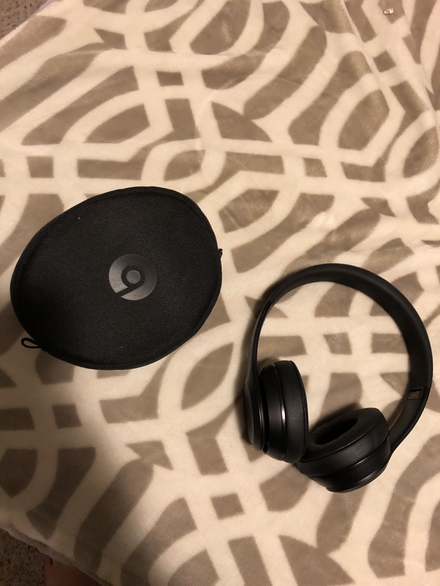 Beats Solo3 Headphones Wireless/Bluetooth $200obo