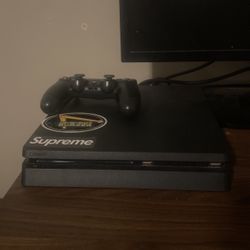 PS4 Slim