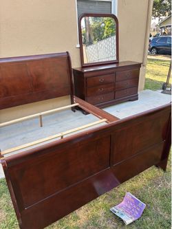 Queen size bed and dresser