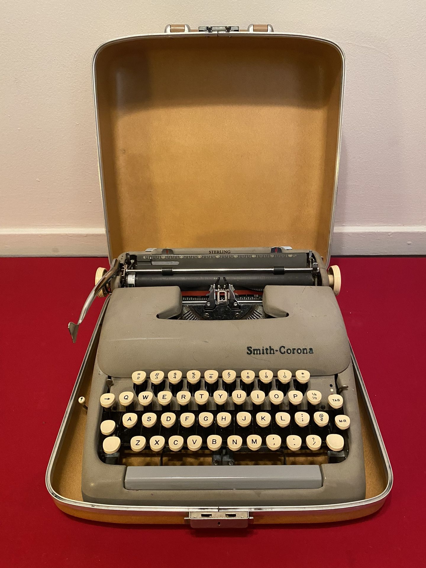Typewriter Vintage 1950’s Smith - Corona W/ Case Tested - Working