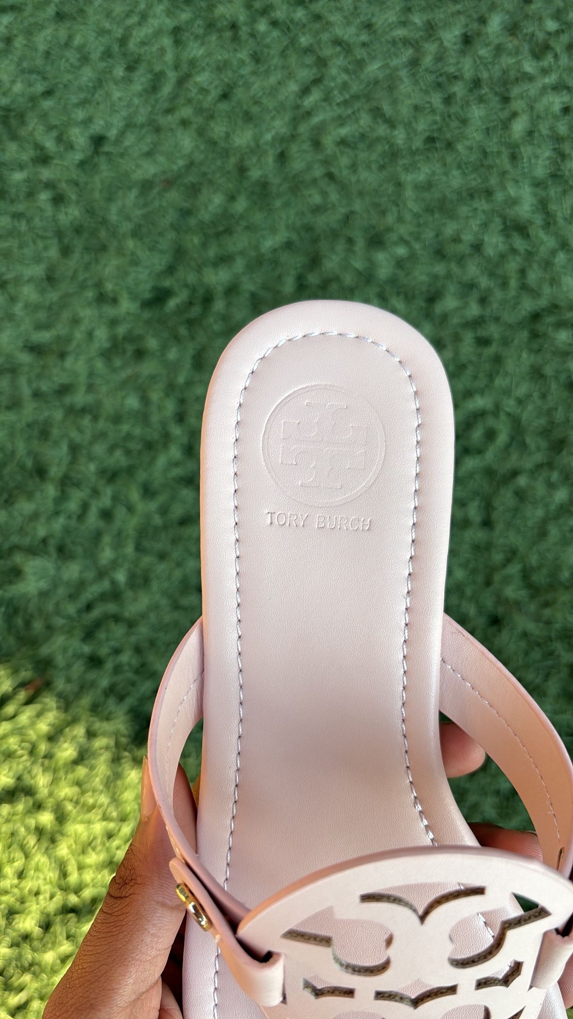 【新品未使用】Tory Burch ピンク ビーチサンダル　ピンク　7M 楽天市場】Tory Burch トリーバーチ Kira Flip Flop Sandals ビーチ