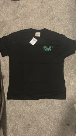 Gallery•Black T-shirt