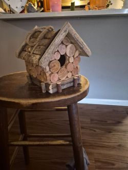 Bird house cabin bird house