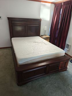 Solid wood queen bed