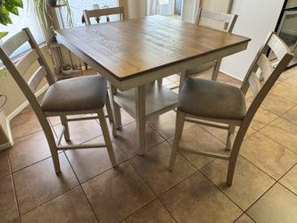 Table & Chairs