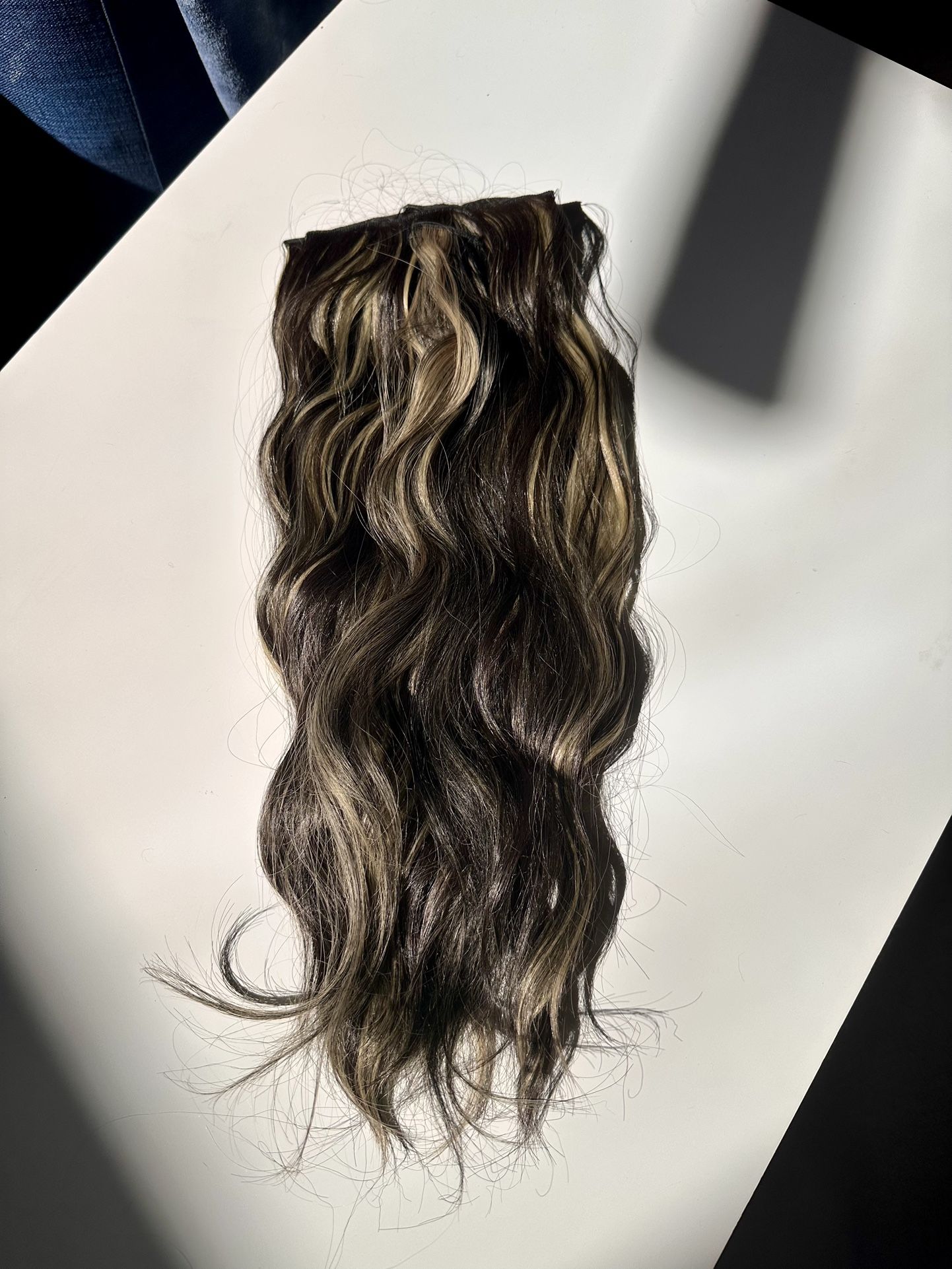 5 Piece Brown With Highlights Clip In Extensions Blend 15.00!