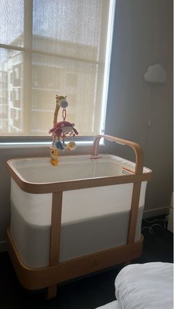 Cradlewise Smart Crib & Bassinet – Luxury Baby Crib – Excellent Condition