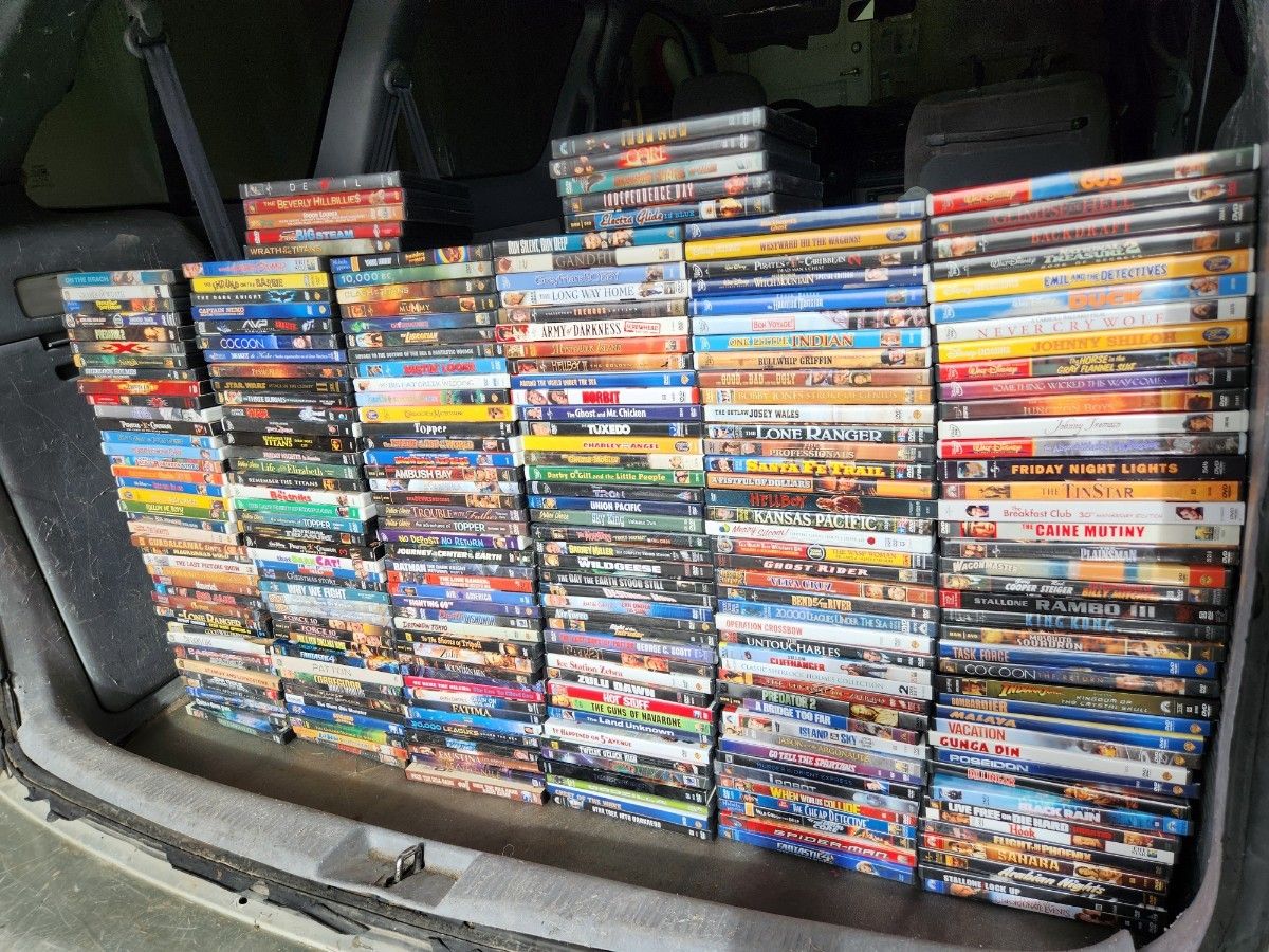 DVD - 732 pcs
most are movies
good condition
250+310+172=732 pcs
all for $100