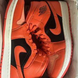 Jordan 1 Mid SE
