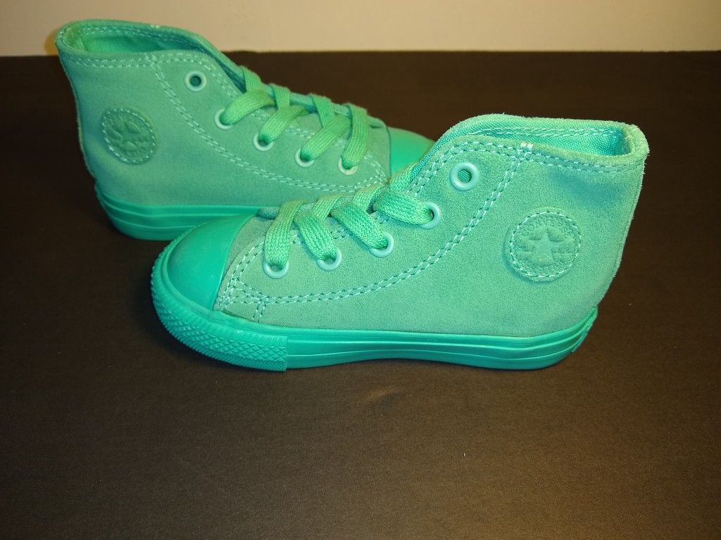 Converse size 7 infant