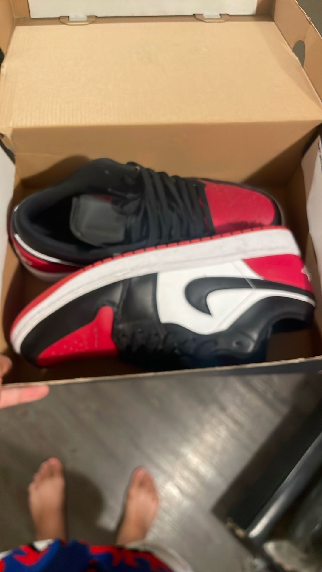 Jordan 1 Lows (red Black And White) (size9)