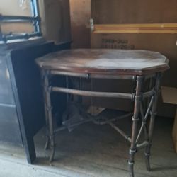 2 Matching End Tables