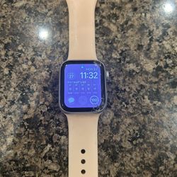 Cracked Apple Watch SE