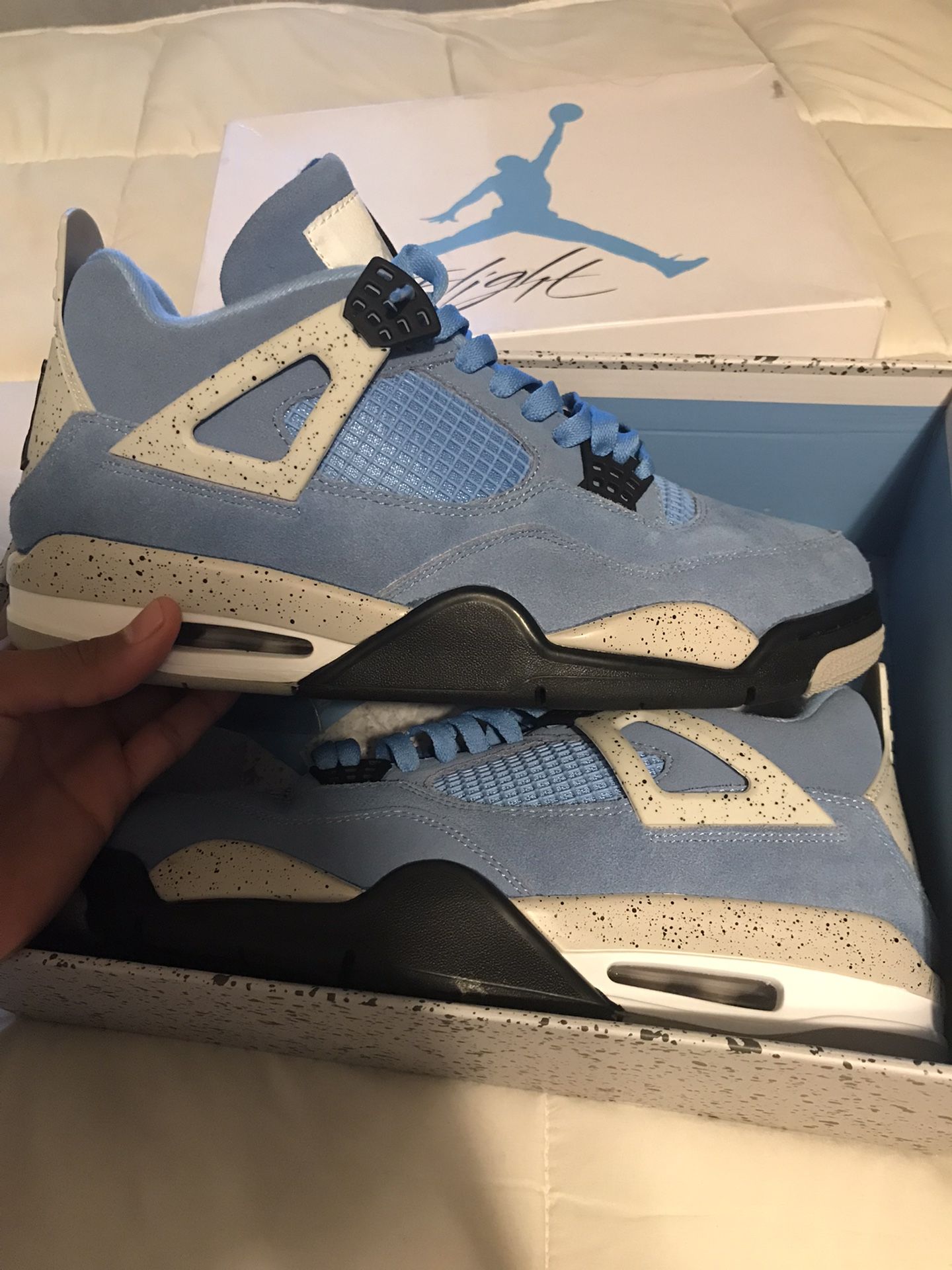 Jordan 4 University Blue