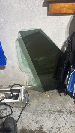 2022 Ford Escape Front Passenger Window