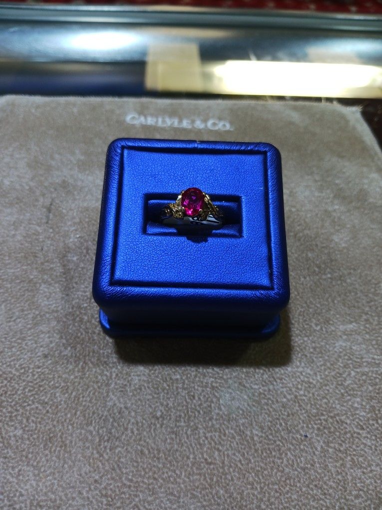 Beautiful 10k Gold Woman Ring