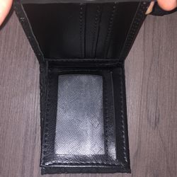Louis Vuitton men’s Wallet for Sale in Indianapolis, IN - OfferUp