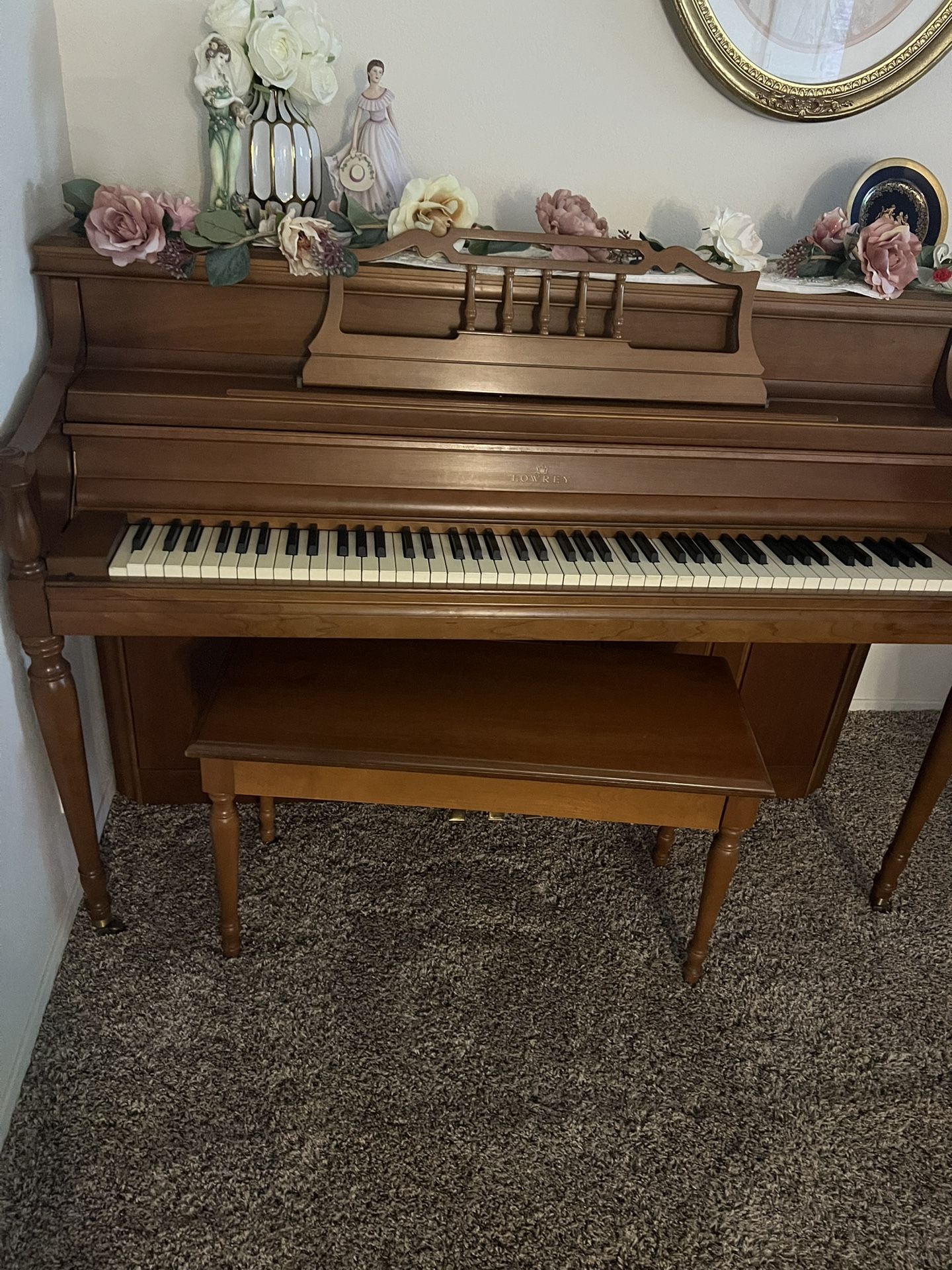 Piano Lowrey