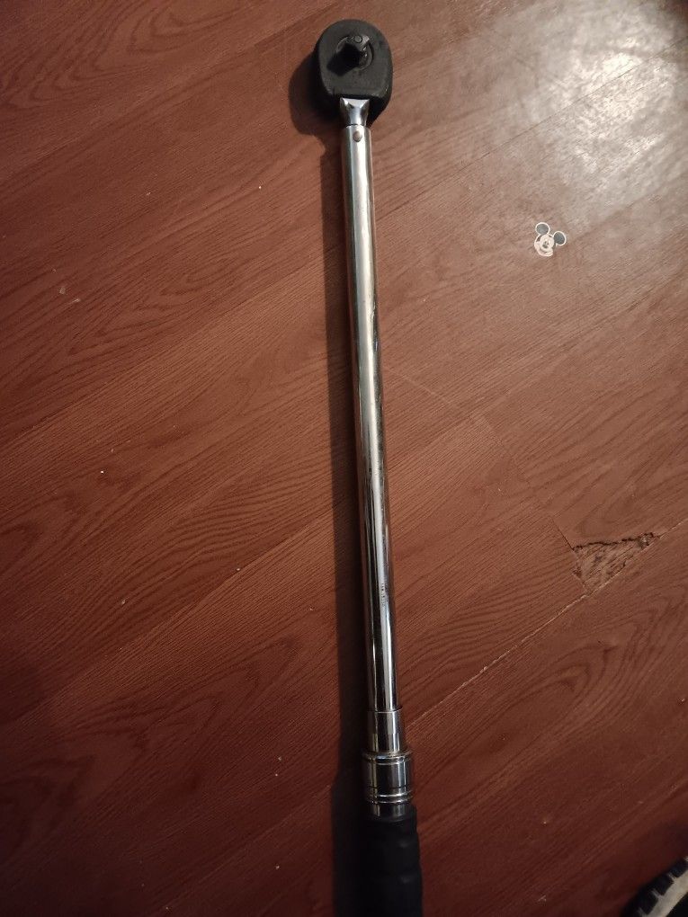 Ascot 1/2 in Drive Adjustable Torque Wrench 168-12250. 30-250ft-lb. Used