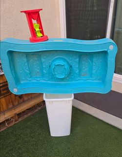 Carry & Go Ocean Drive 2-Sided Water Play Table