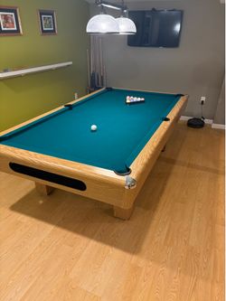 8 ft slate pool table with accessories