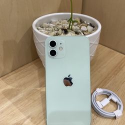 Valentines Day Special!!! iPhone 12 Color Green  64 Gb Unlocked For Any Carrier/ iPhone 12 Verde 64 Gb Liberado Para Cualquier Compañía 